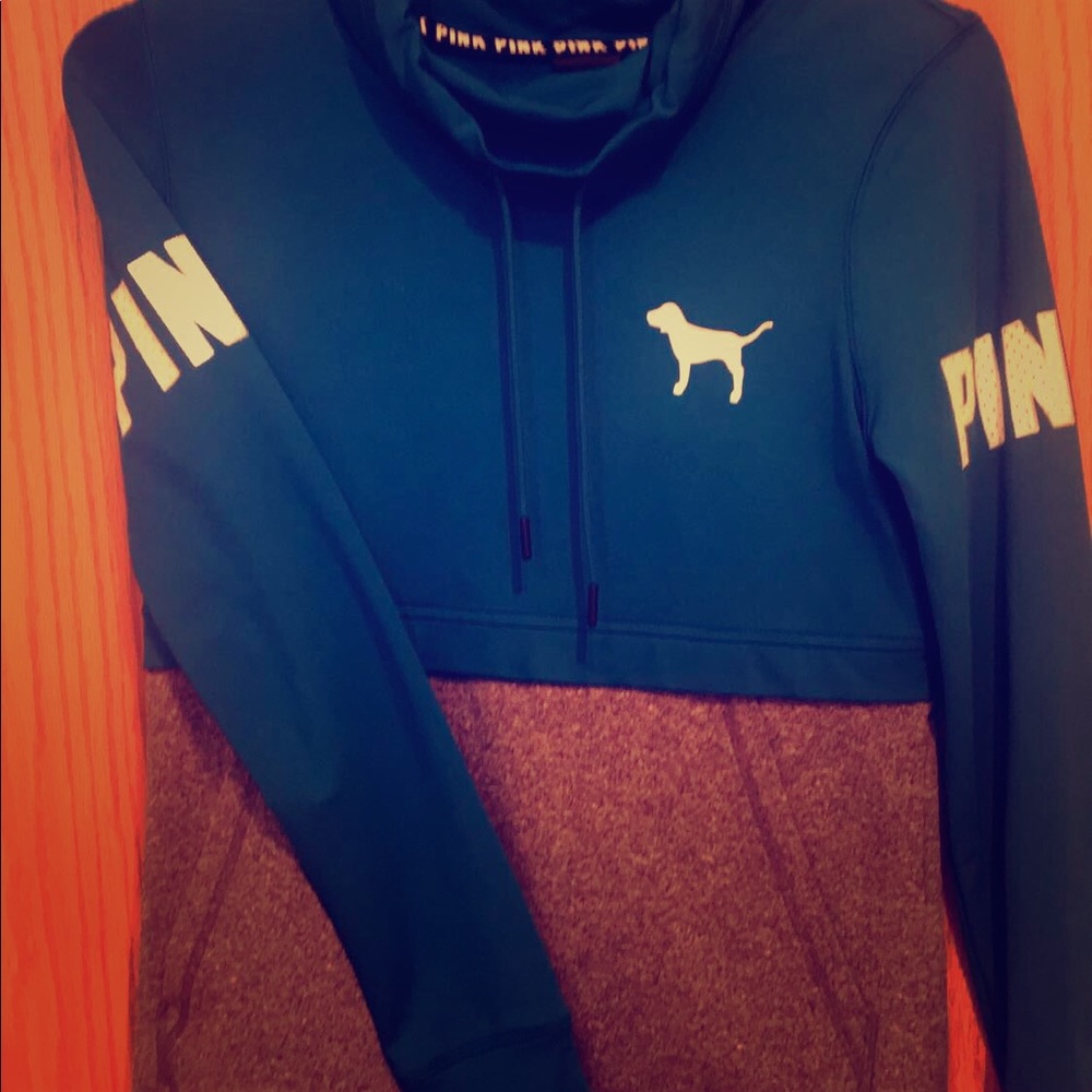 VS PINK ultimate pullover